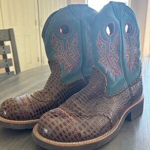Ariat Fat Baby Boots - size women’s 8.5